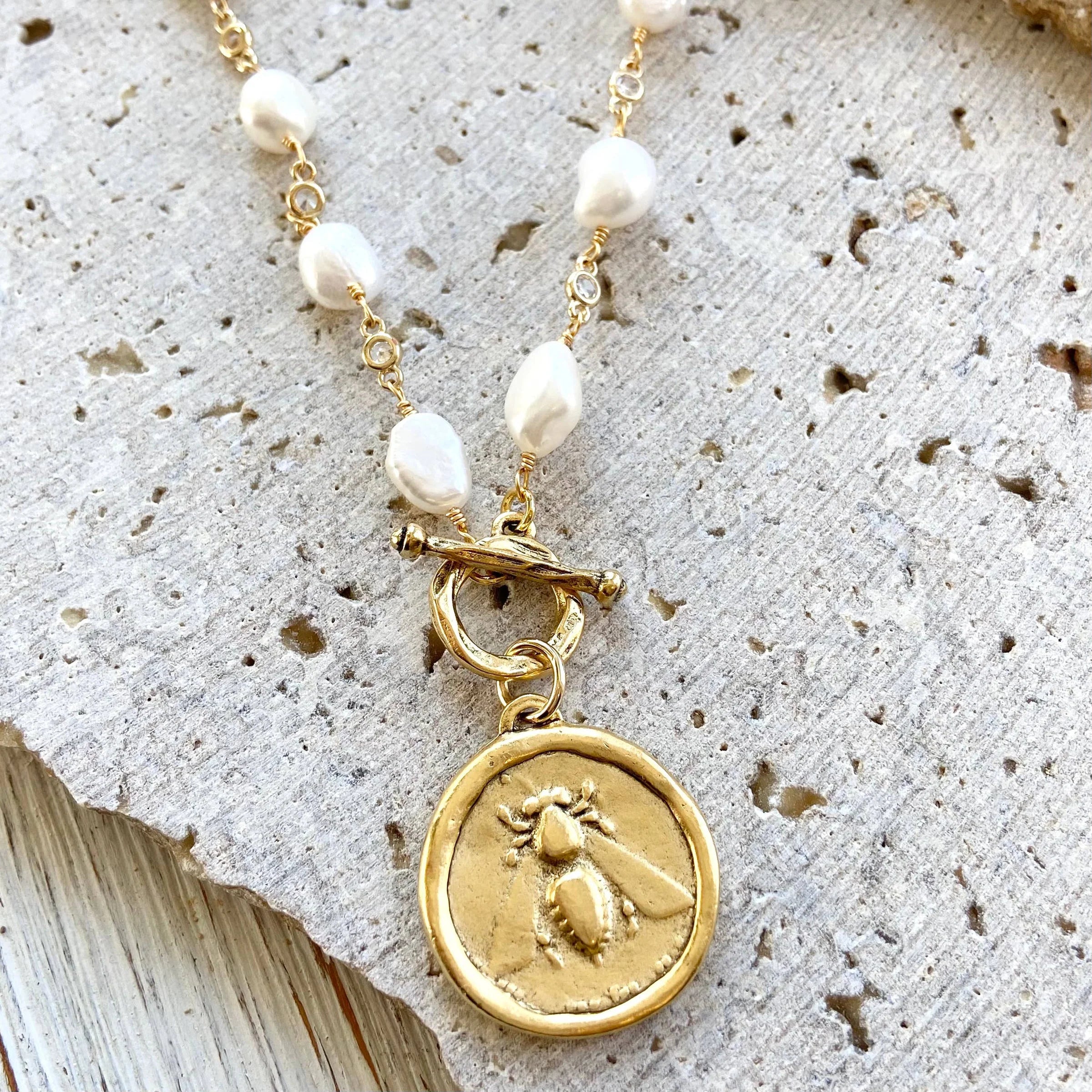 Queen Bee Pearl Necklace 19"