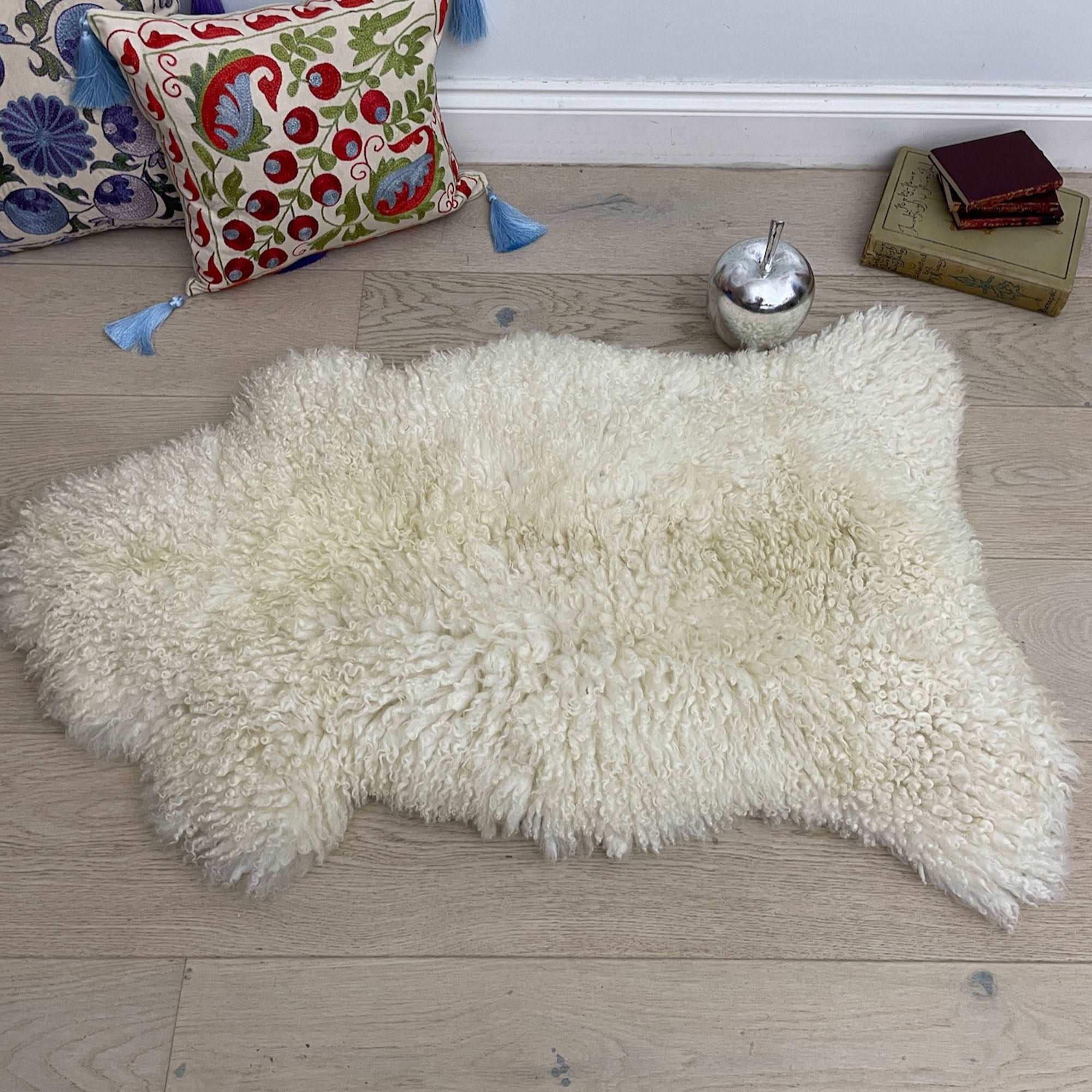 British Curly Sheepskin Ivory Cream White 100% Natural Sheep Skin Rug