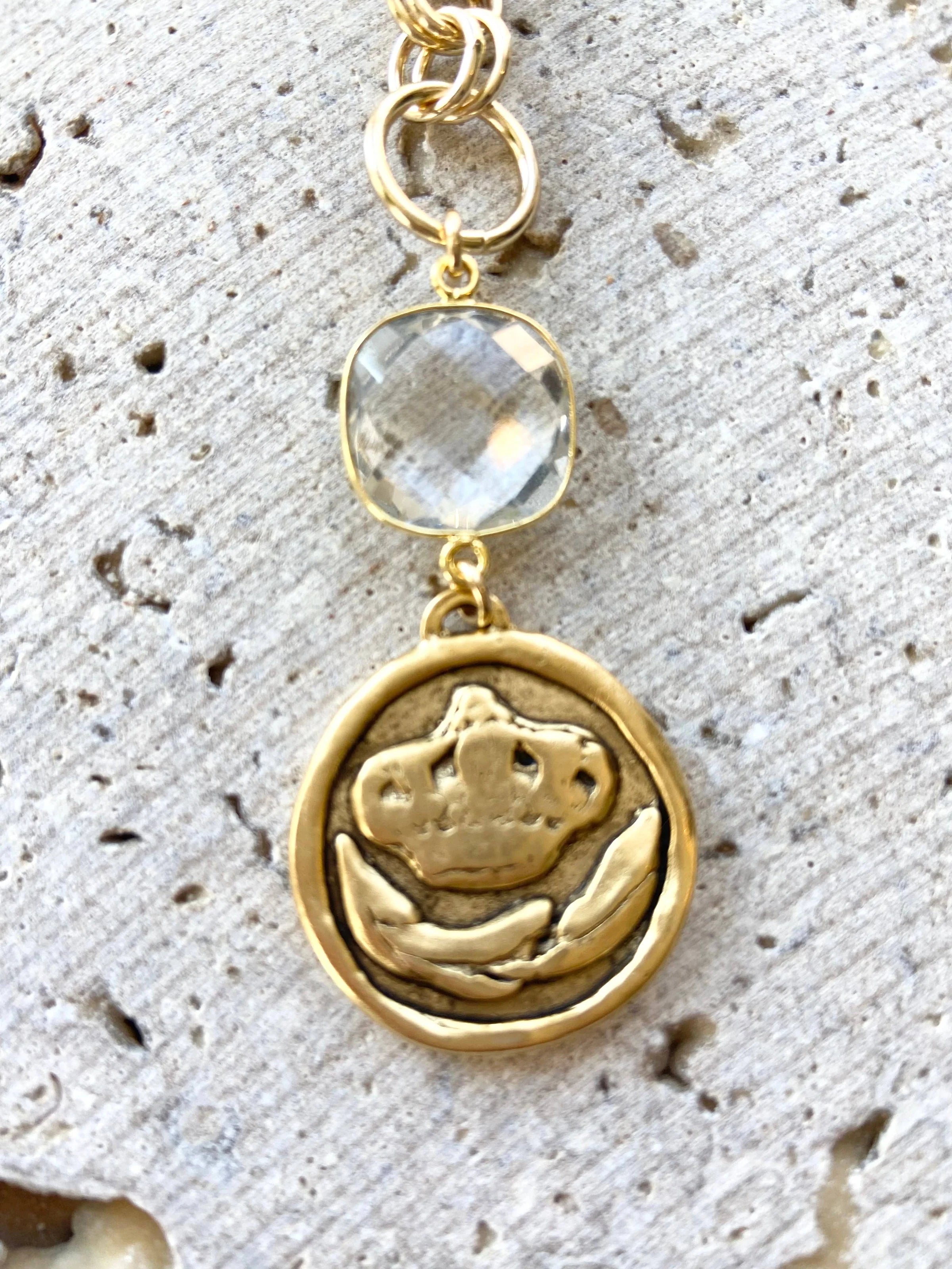 Queen Bee Pearl Necklace 19"