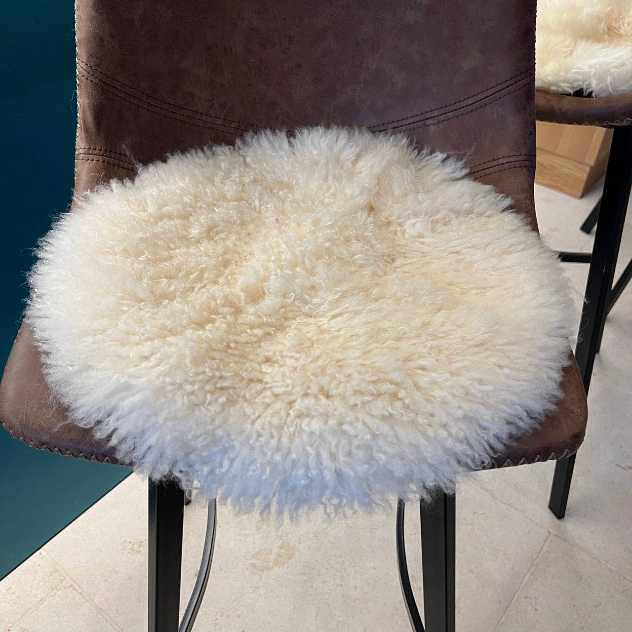 British Curly White Sheepskin Roundie Seat Pad – 35cm