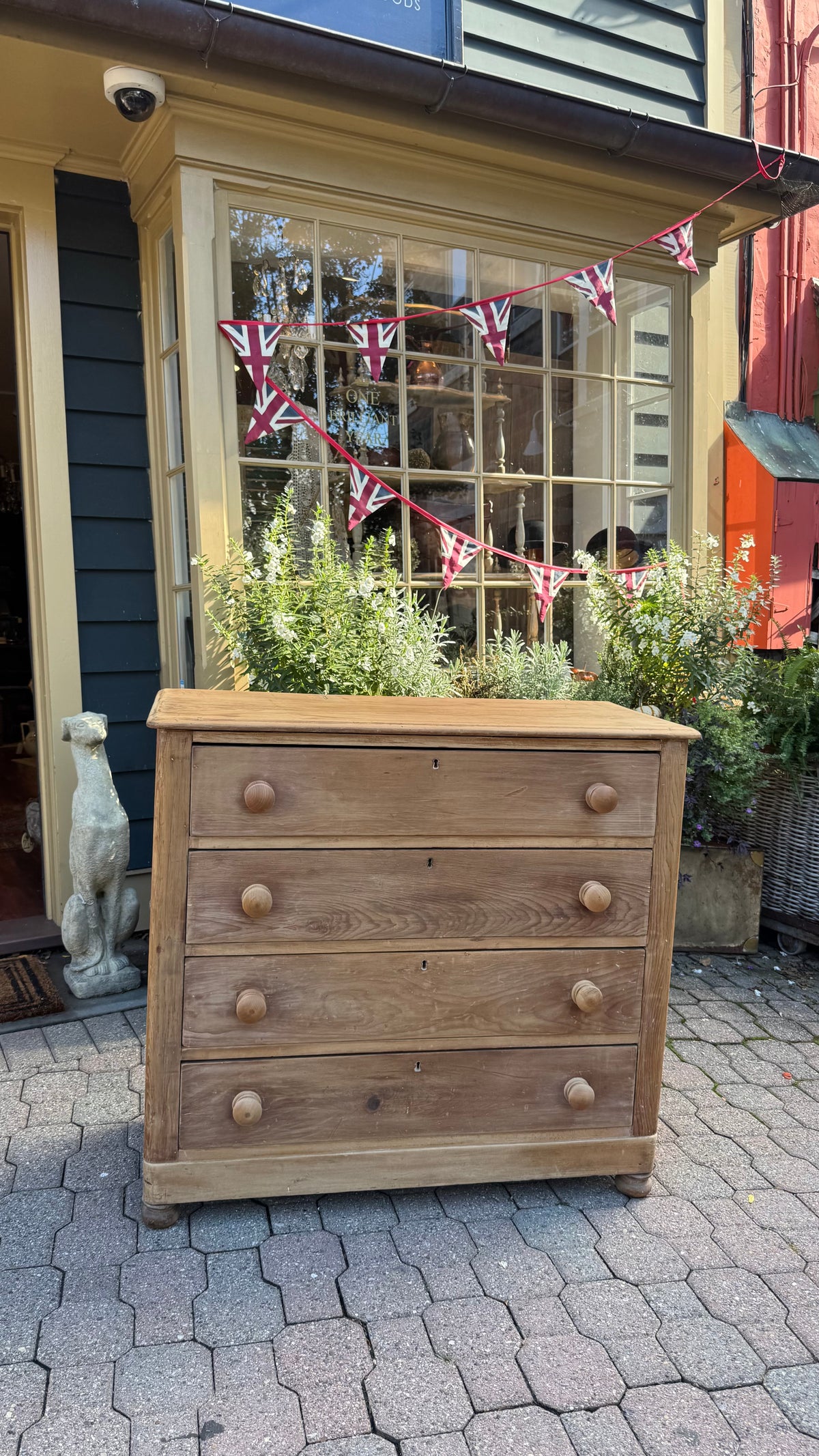 Pine Chest of Drawers