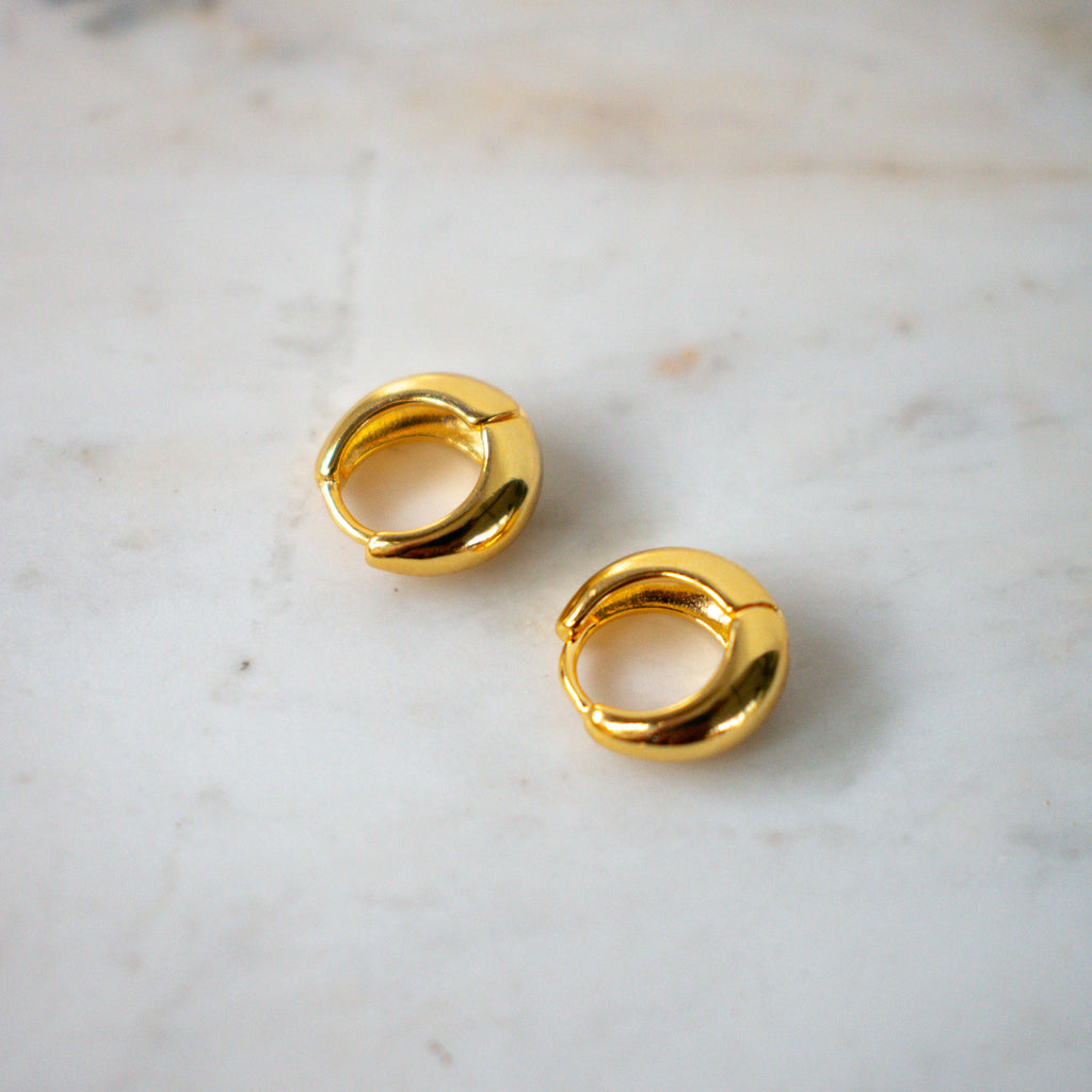 Oli Petite Hoop Earrings