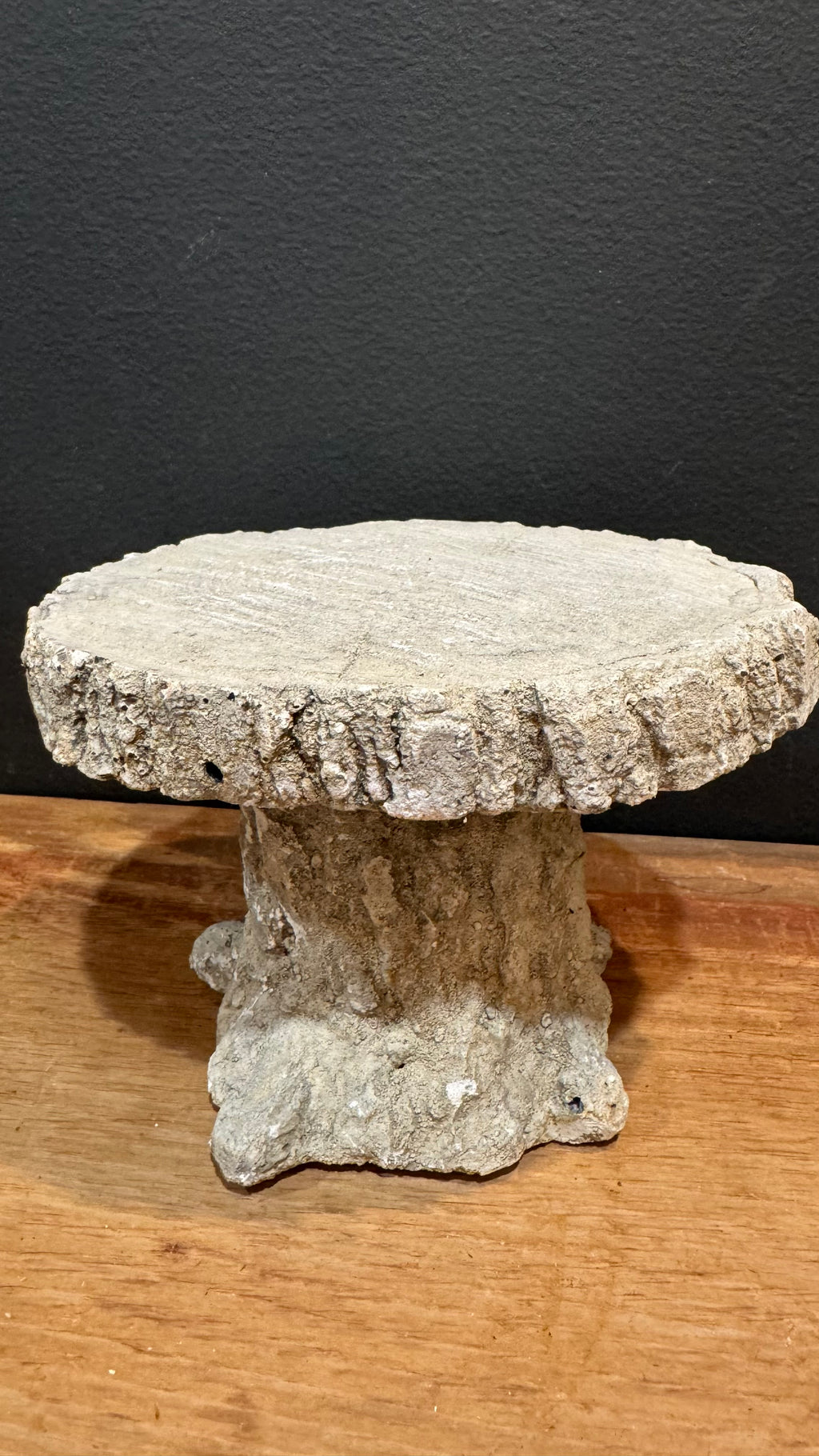 Faux Bois Stand