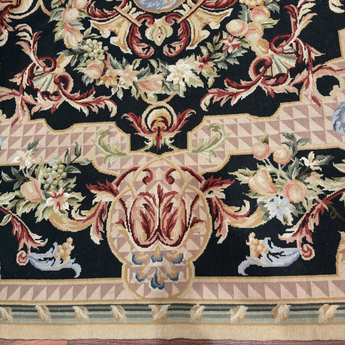 Hand-Tufted Wool Floral Rug – DAPPER BLEU
