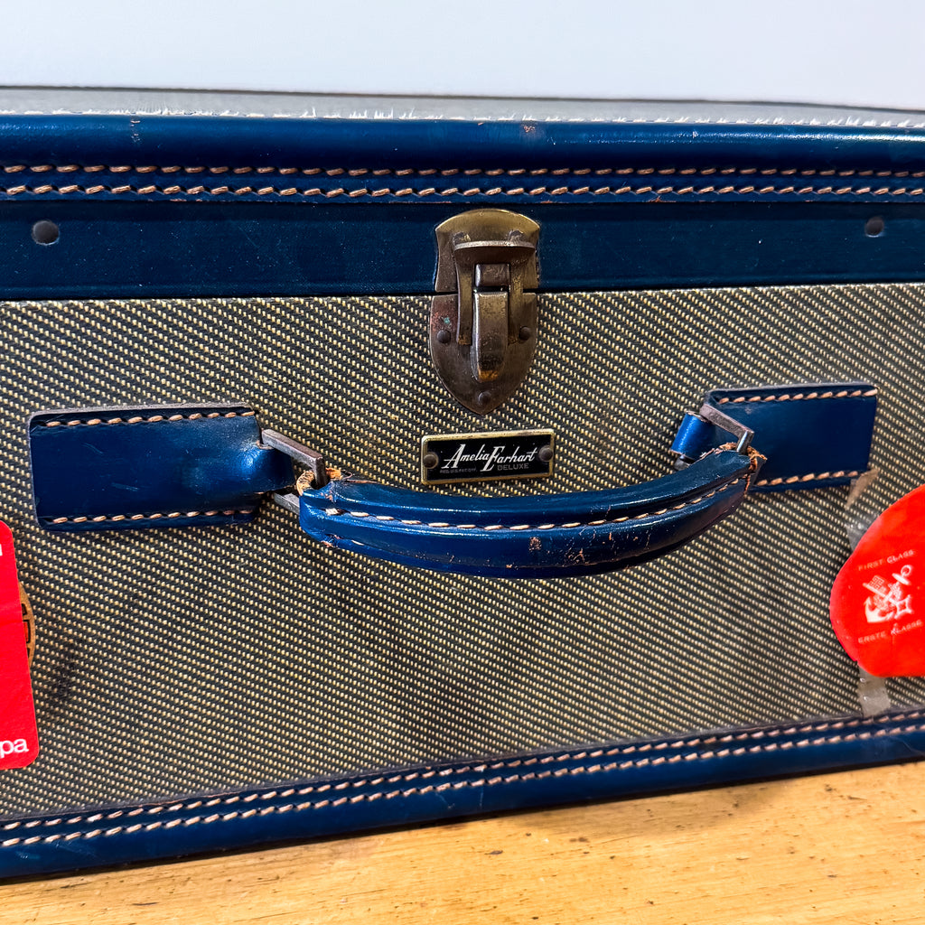 Amelia Earhart Luggage 26.5"