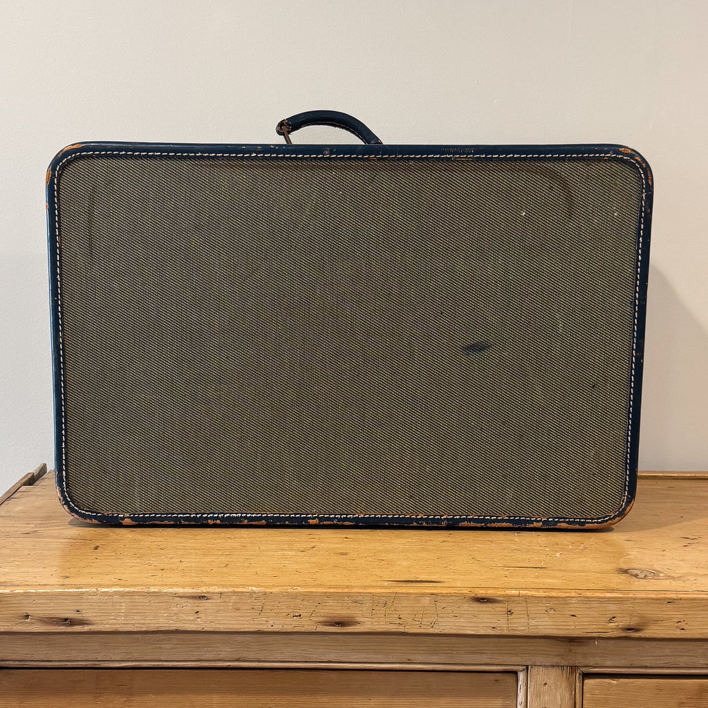 Amelia Earhart Luggage 26.5"