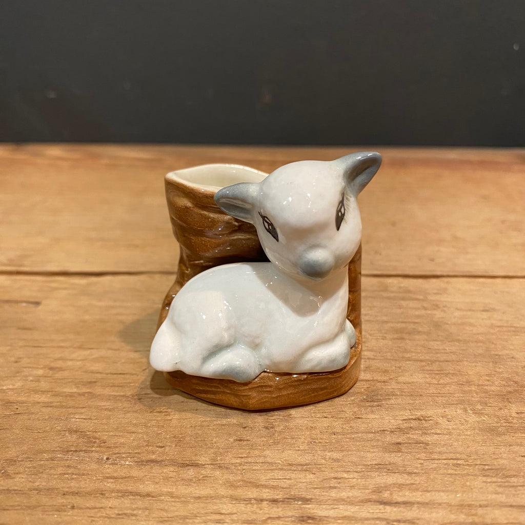 Hornsea Fauna Royal "Skippy" lamb Spill Vase No. 4 – Made in England