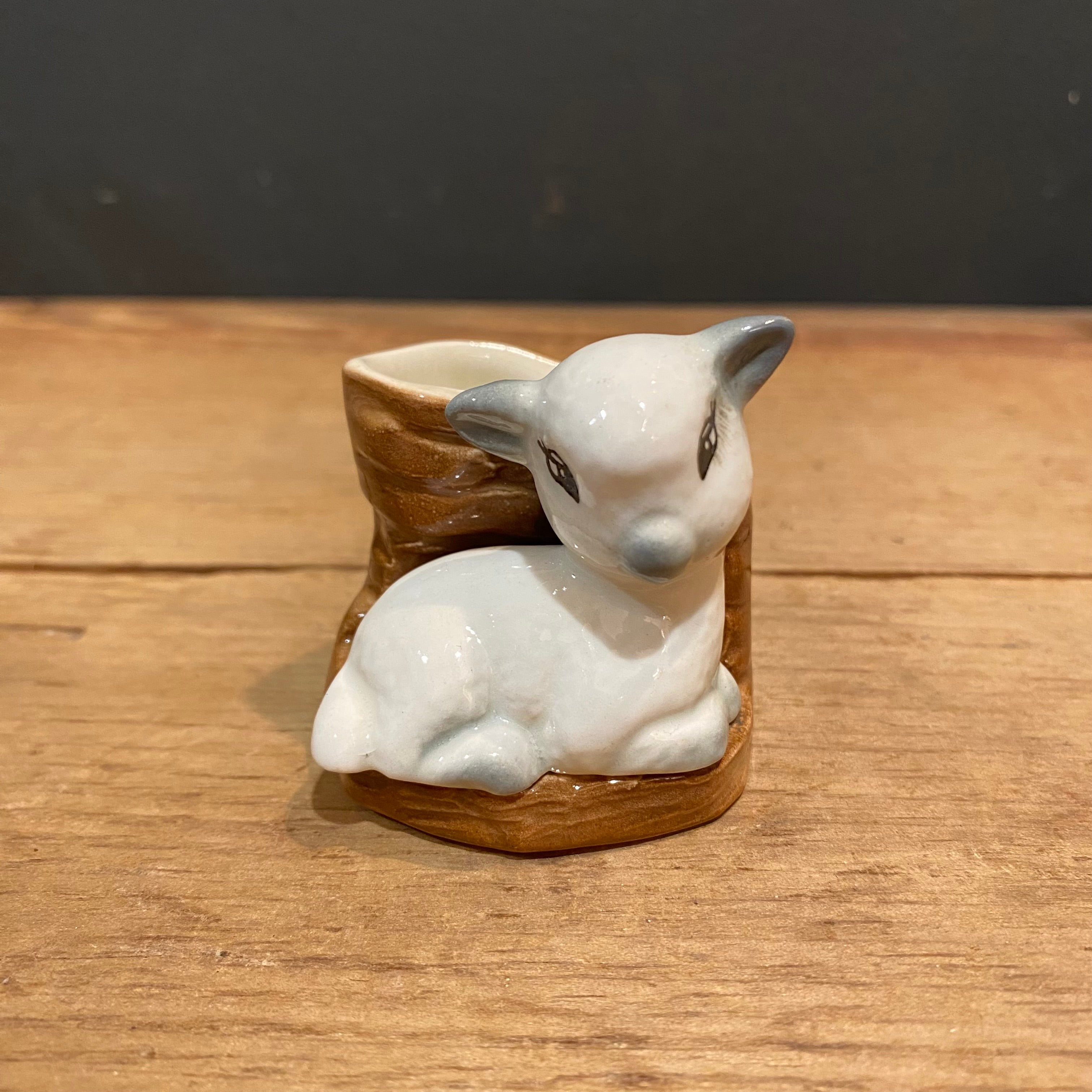 Hornsea Fauna Royal "Skippy" lamb Spill Vase No. 4 – Made in England