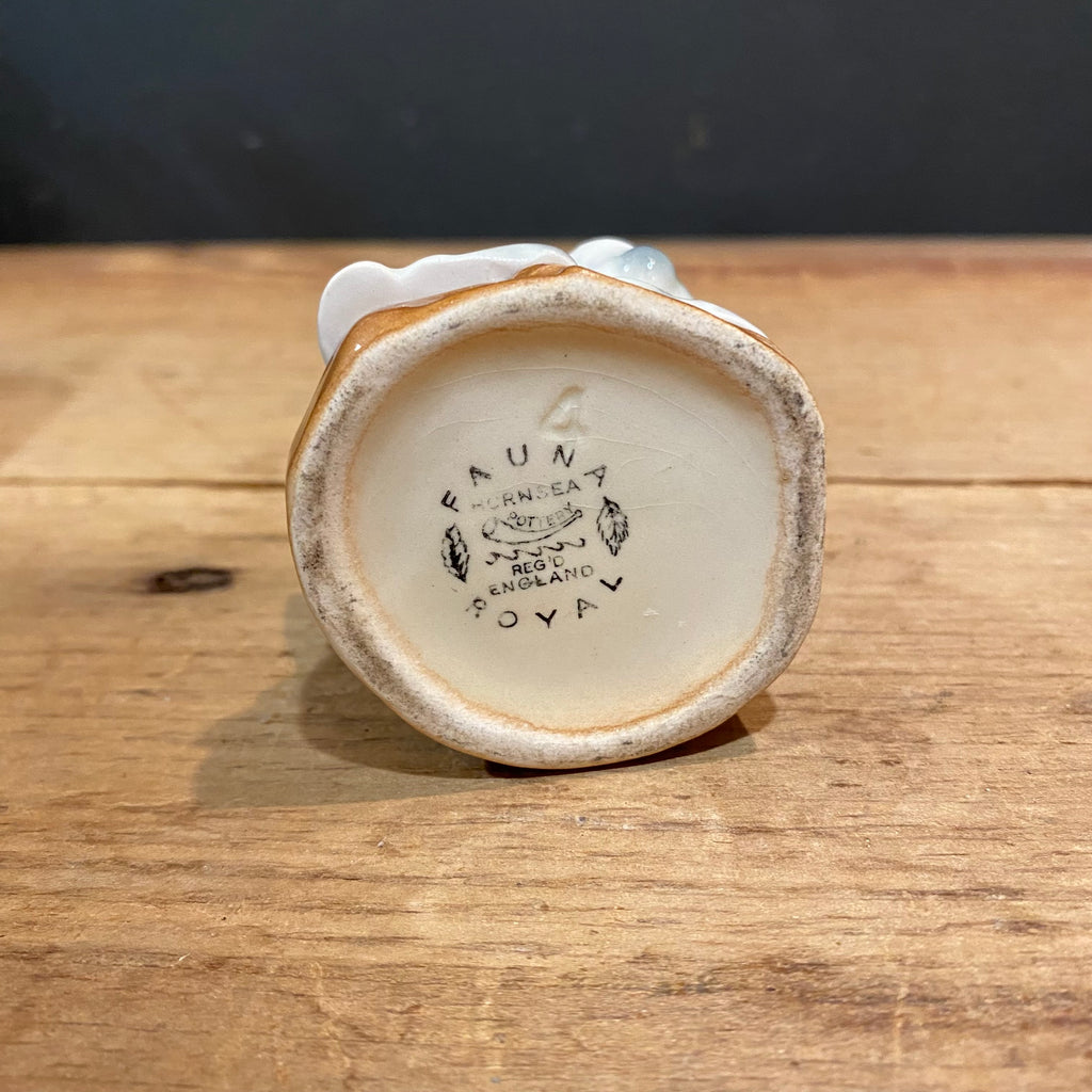 Hornsea Fauna Royal "Skippy" lamb Spill Vase No. 4 – Made in England