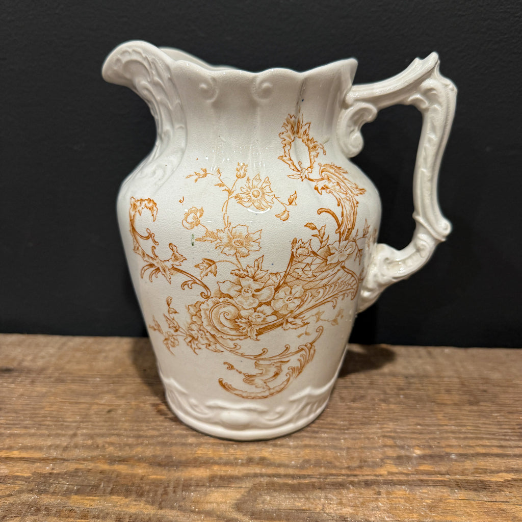 Antique Bona Fama est Melior Zona Aurea Pitcher