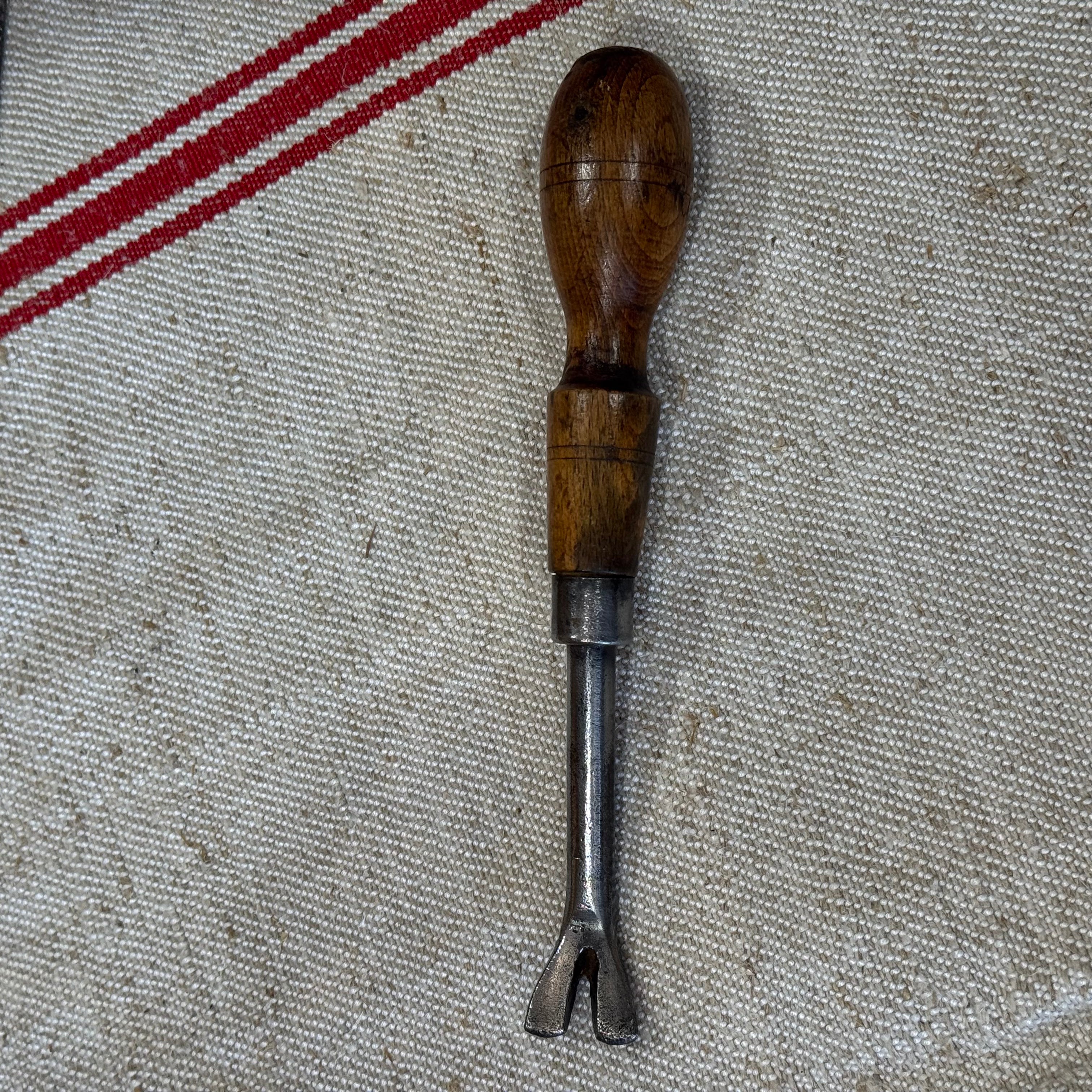 English Upholstery Webbing Stretcher