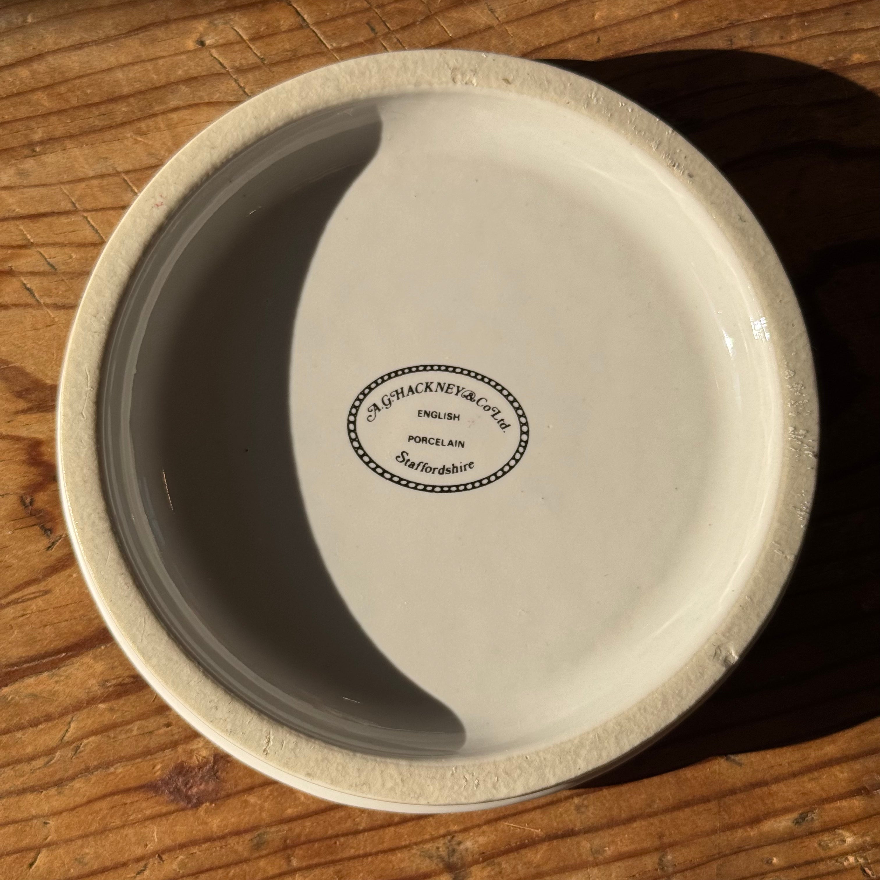 St James's Hale Place Lidded Pot