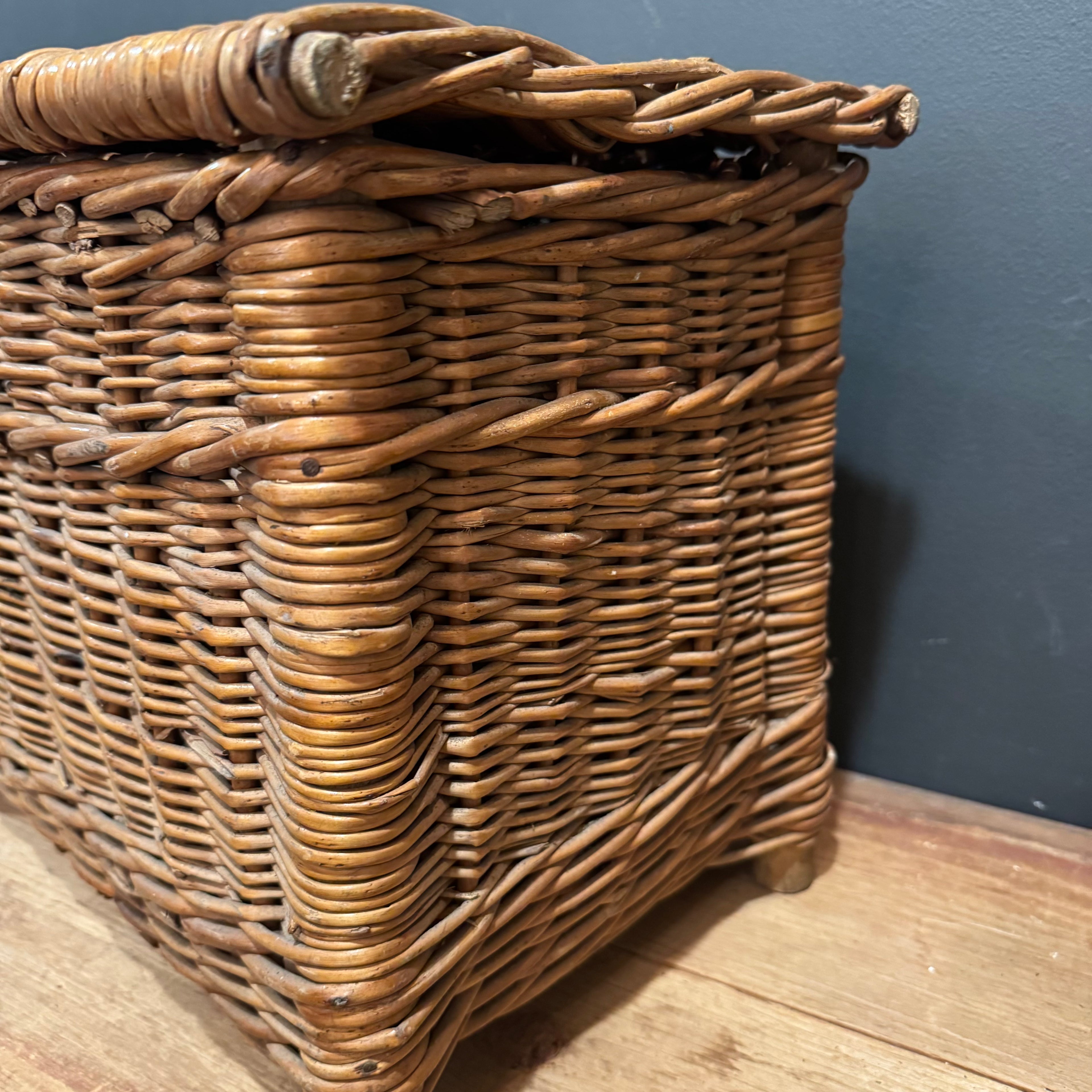 English Wicker Fishing Creel Basket