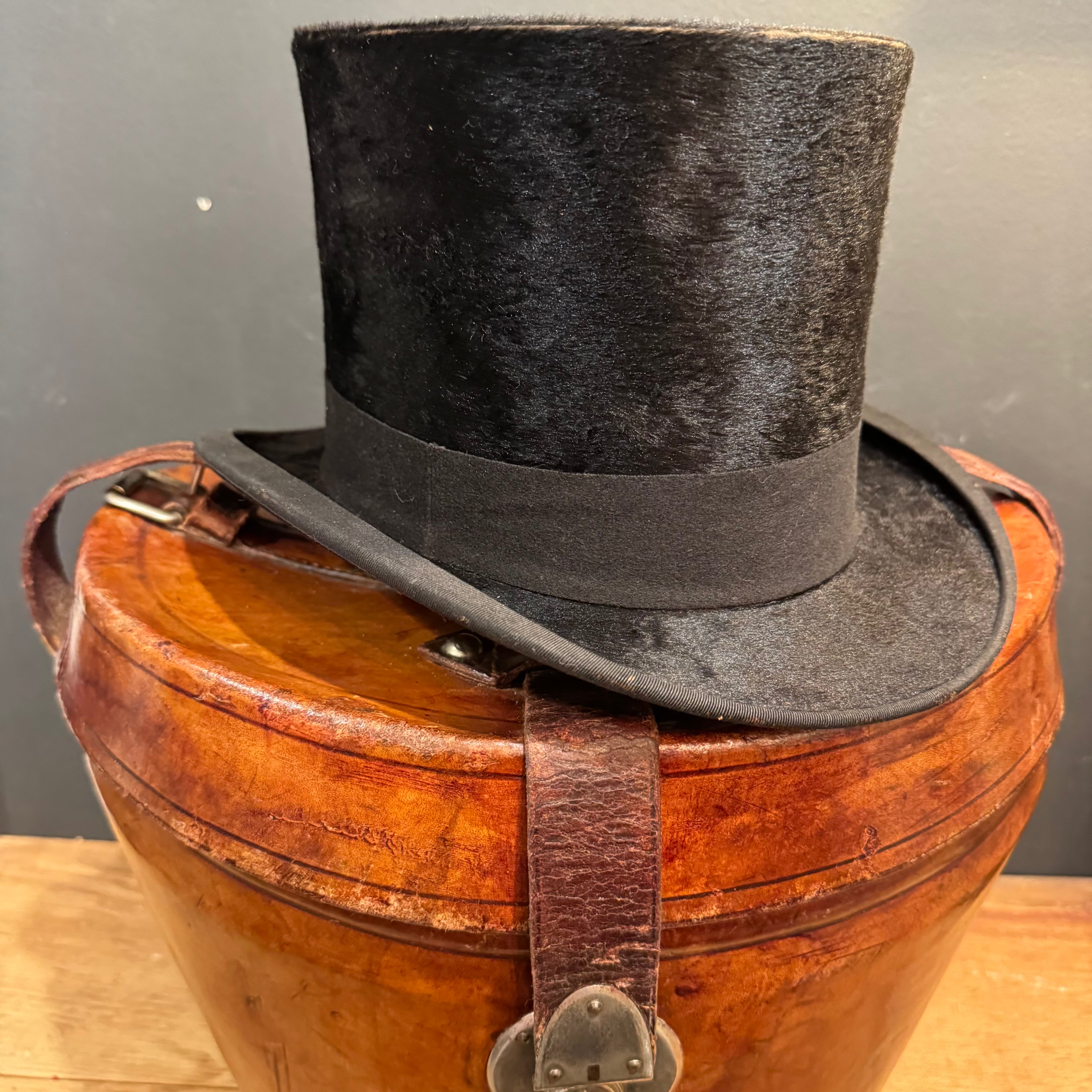 Exceptional English Silk Plush Top Hat with Original Leather Travel Case & Key