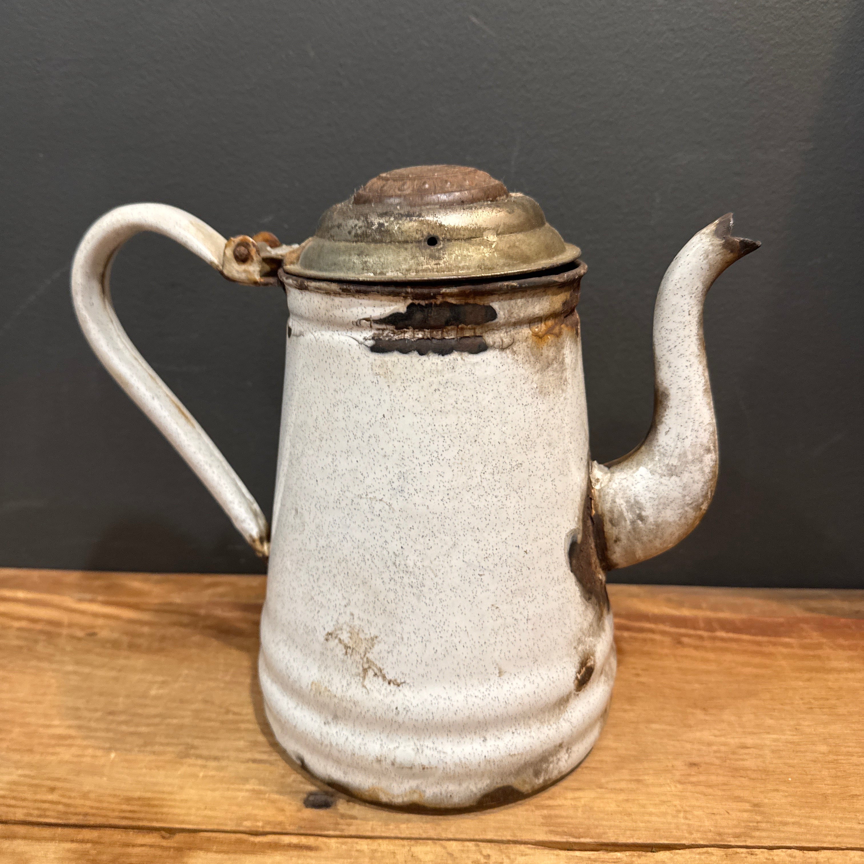 Heavily Worn Antique Graniteware Coffee Pot – DAPPER BLEU